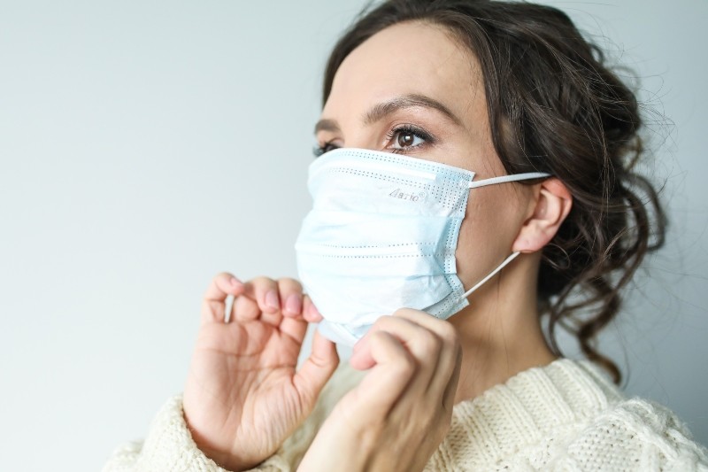 Woman wearing face mask